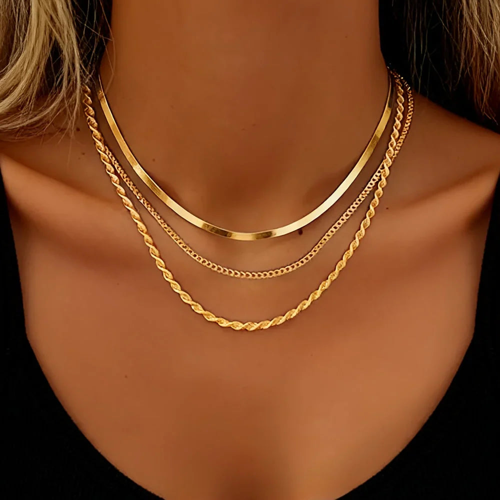 Collana Dorata Multifilo Elegante
