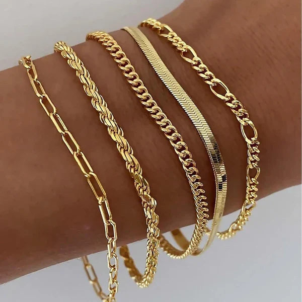 Set di 5 bracciali in oro