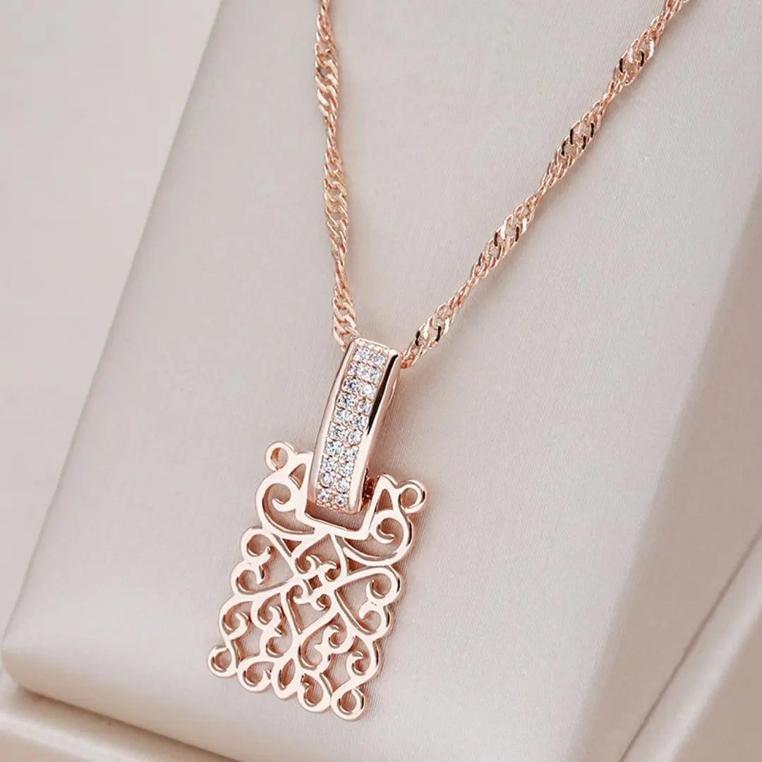 Collana elegante in oro con mandala
