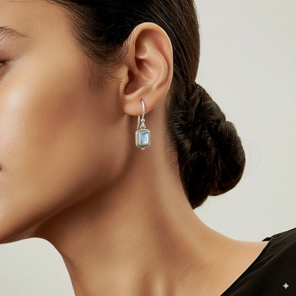 Beatriz – Orecchini vintage con pietra di luna quadrata
