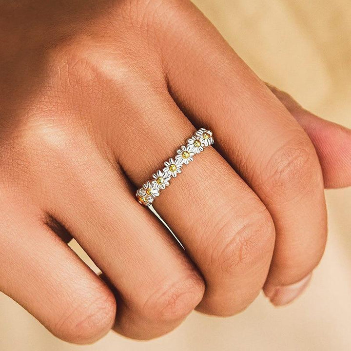 Anello Margherita – Argento e Dolcezza Dipinta