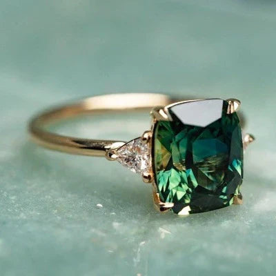 Anello in Oro con Pietra Ispirazione Vintage