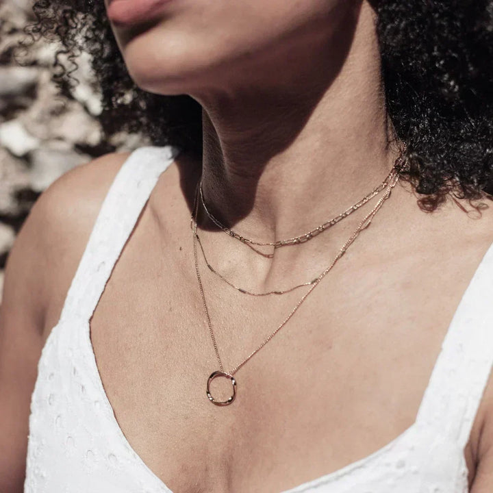 Collana a Cerchio Aperto a Tre Fili in Oro