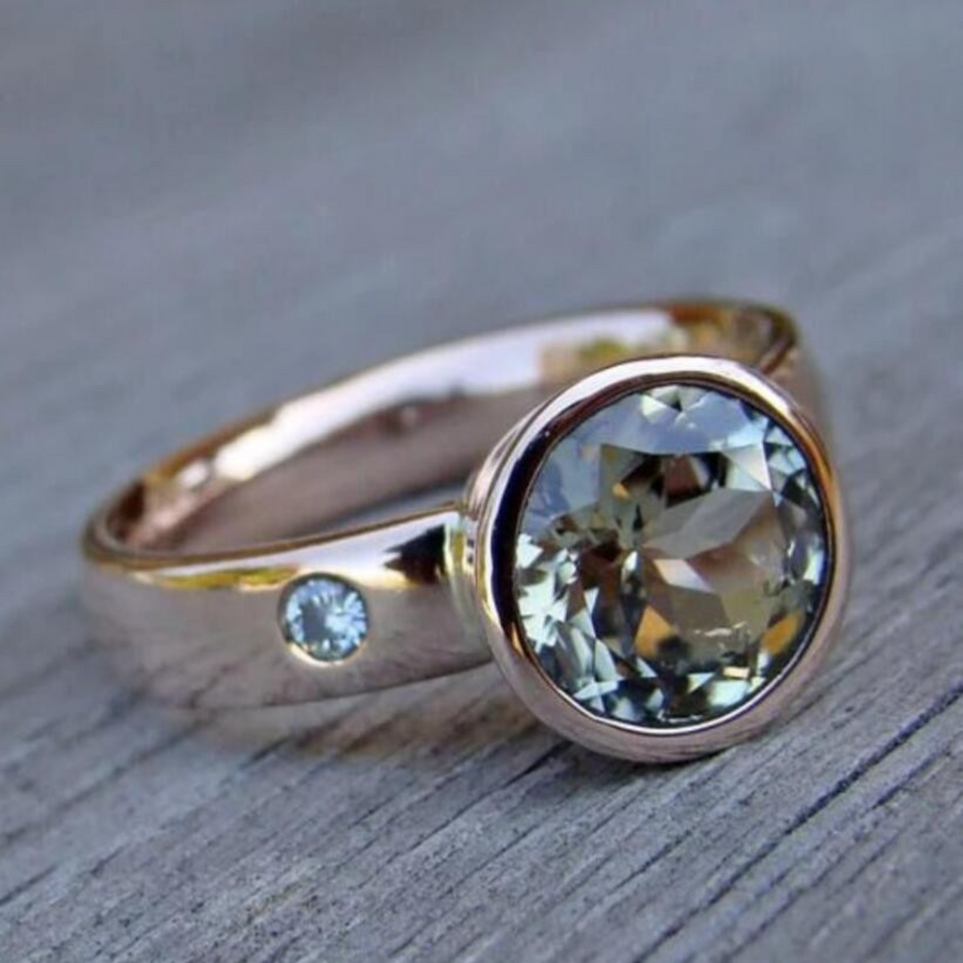 Anello Vintage Forgiato con Zirconi Fini