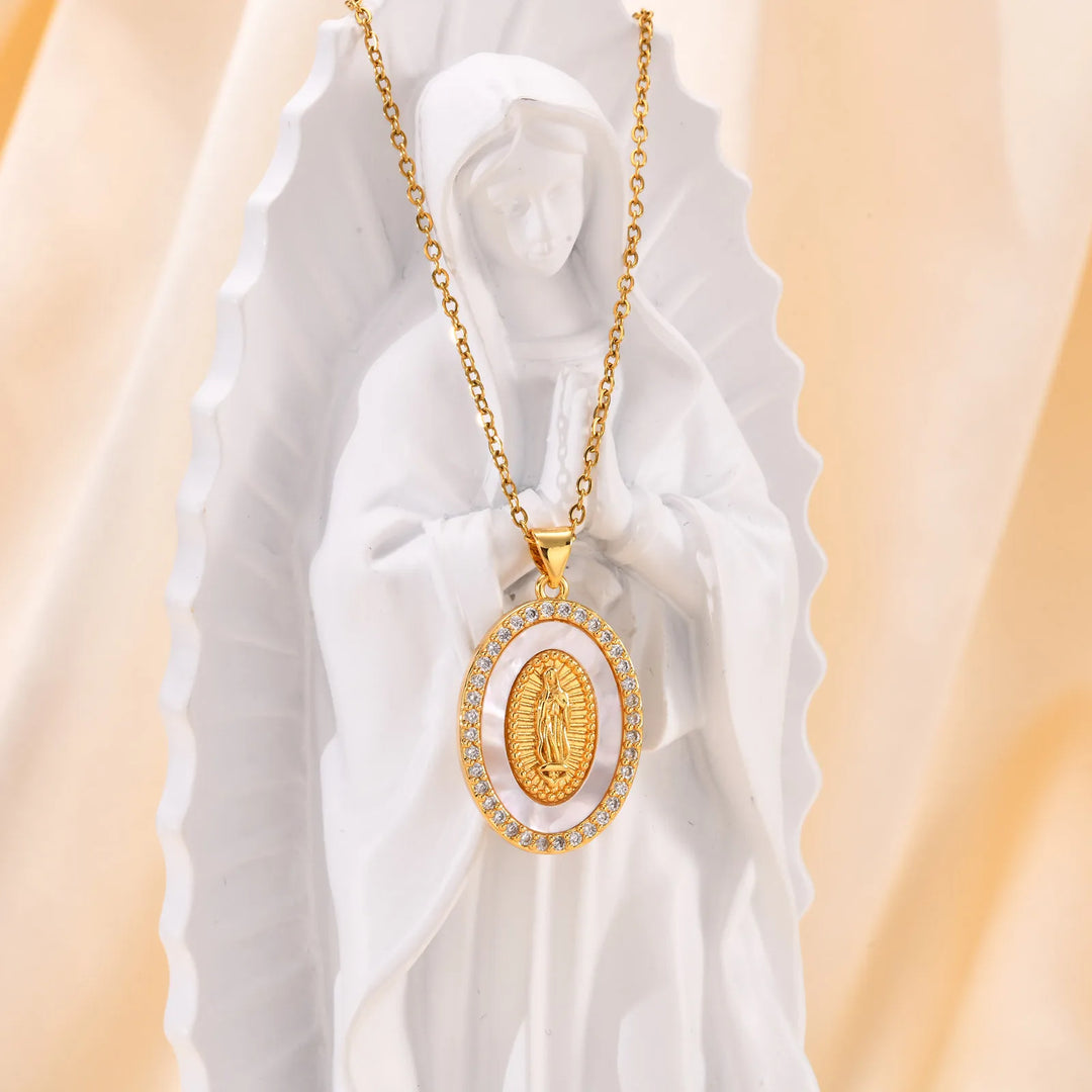 Collana con Medaglia Ovale della Vergine in Oro