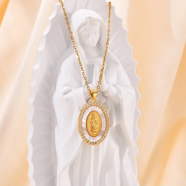 Collana con Medaglia Ovale della Vergine in Oro