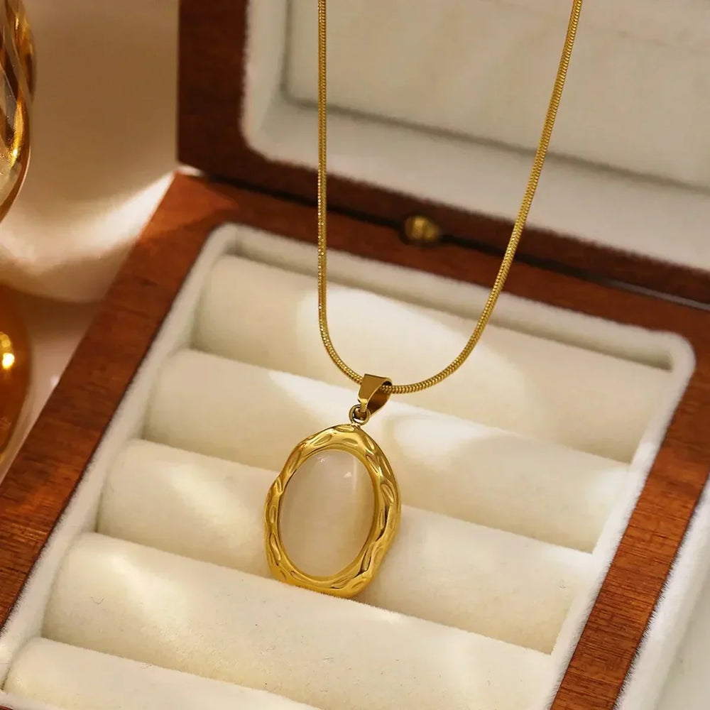 Collana Placcata Oro con Opale Occhio di Gatto Ovale