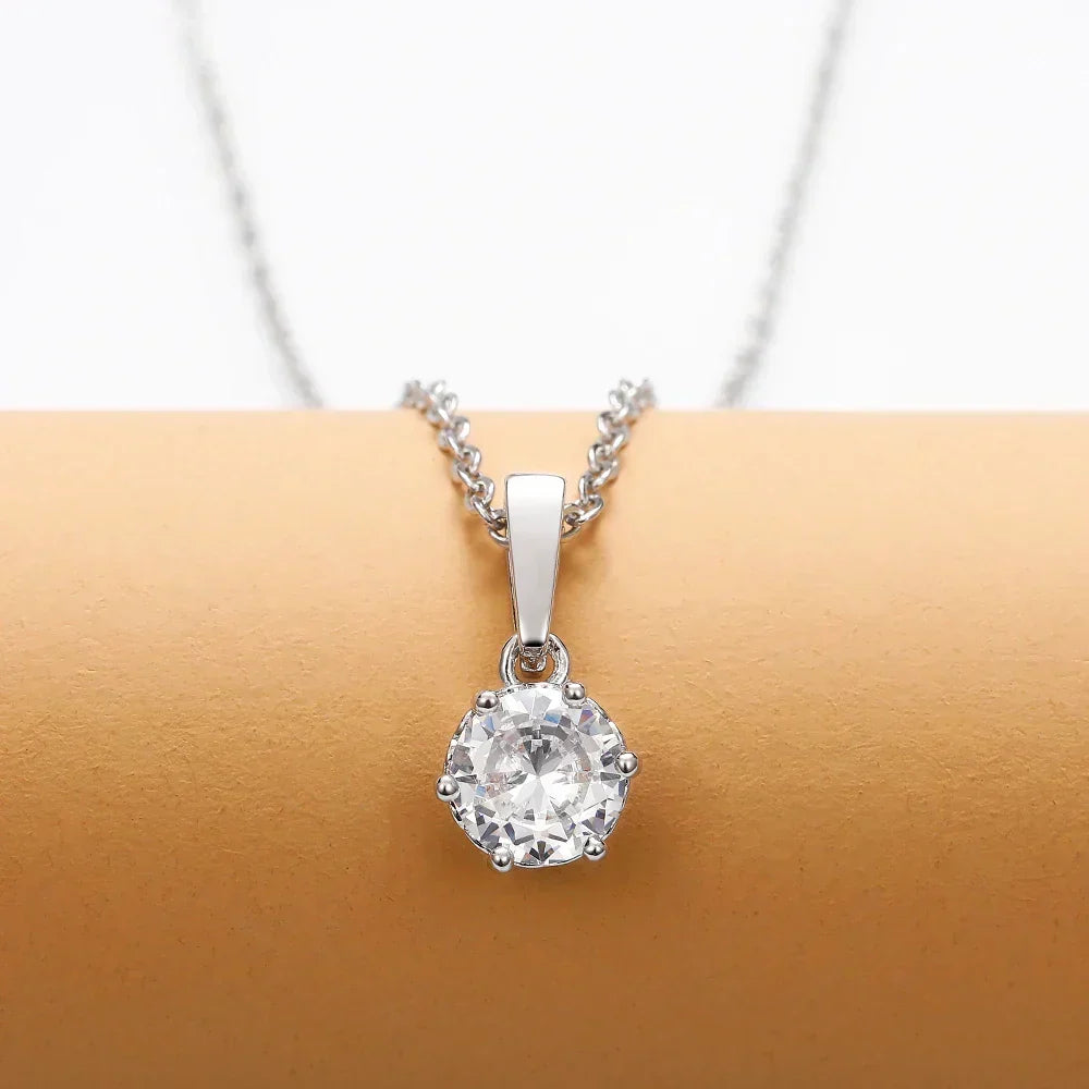 Collana Classica con Ciondolo in Zirconi
