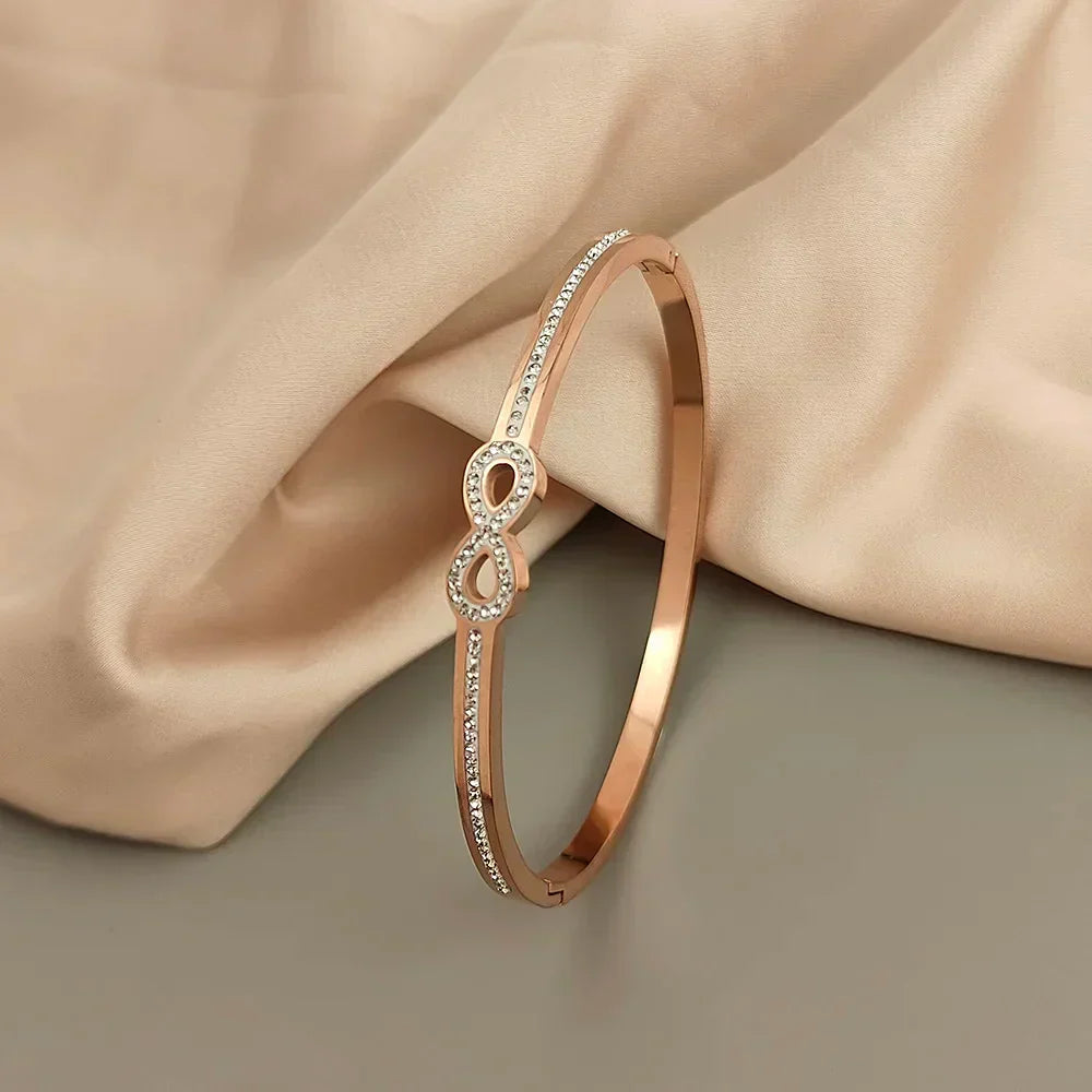 Bracciale Rigido Infinity con Cristalli Esclusivi
