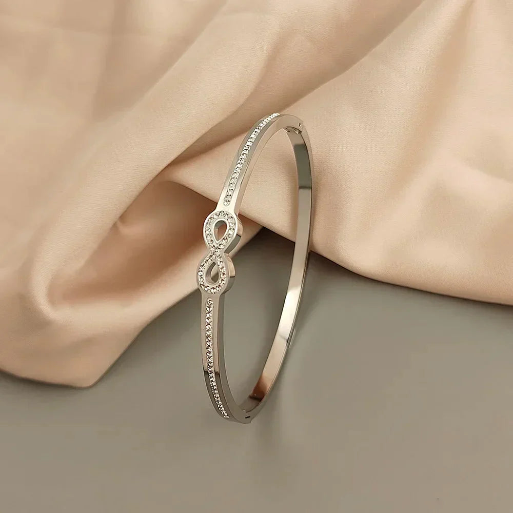 Bracciale Rigido Infinity con Cristalli Esclusivi