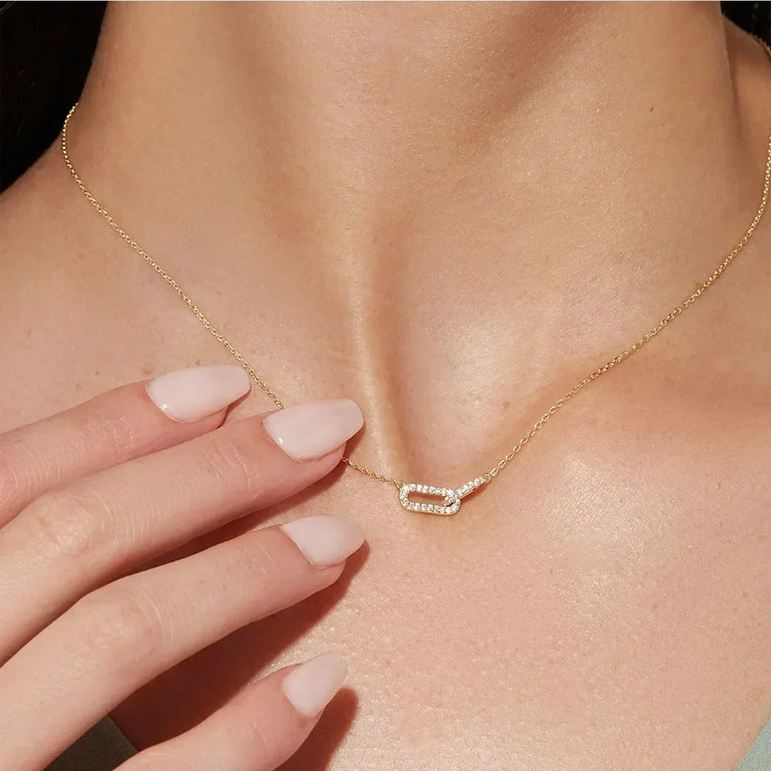 Collana Elegante con Ciondolo a Fiore Ondulato in Metallo