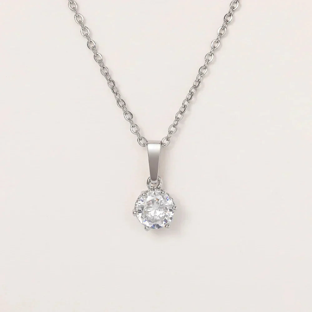 Collana Classica con Ciondolo in Zirconi