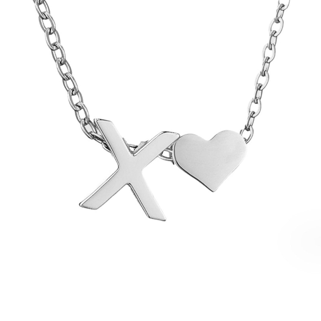 Collana con Iniziale Senza Tempo e Ciondolo a Cuore