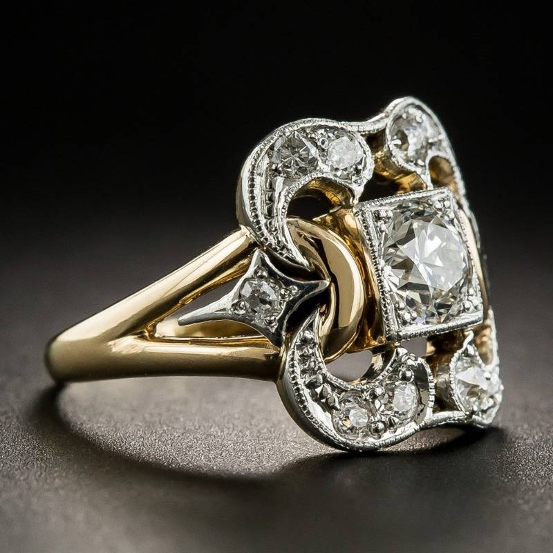 Anello Classico in Oro con Zirconi Vintage