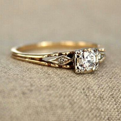 Anello in Oro Fine Vintage con Zirconi