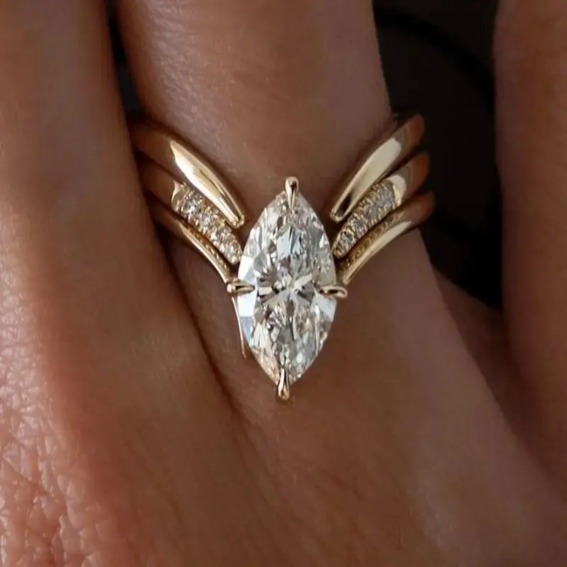Anello in Oro “Goccia Reale”